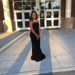 Meet your Posher, Alexis